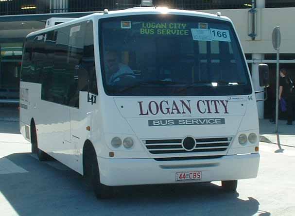 Logan City Mercedes 815D AB Denning Vario 44